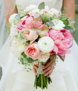 Photo de bouquet de mariage ultraviolette fleuriste à Morlaix